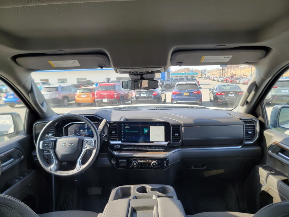 2024 Chevrolet Silverado 1500 RST 8