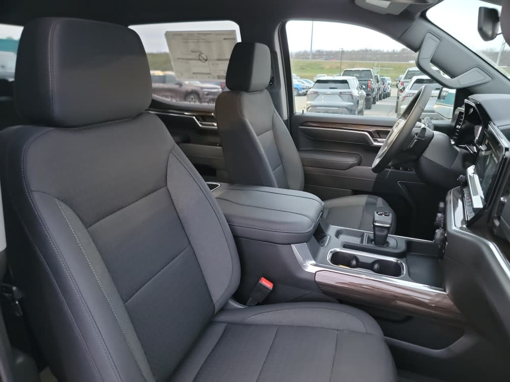 Thumbnail: 2026 Chevrolet Silverado 1500 - 11