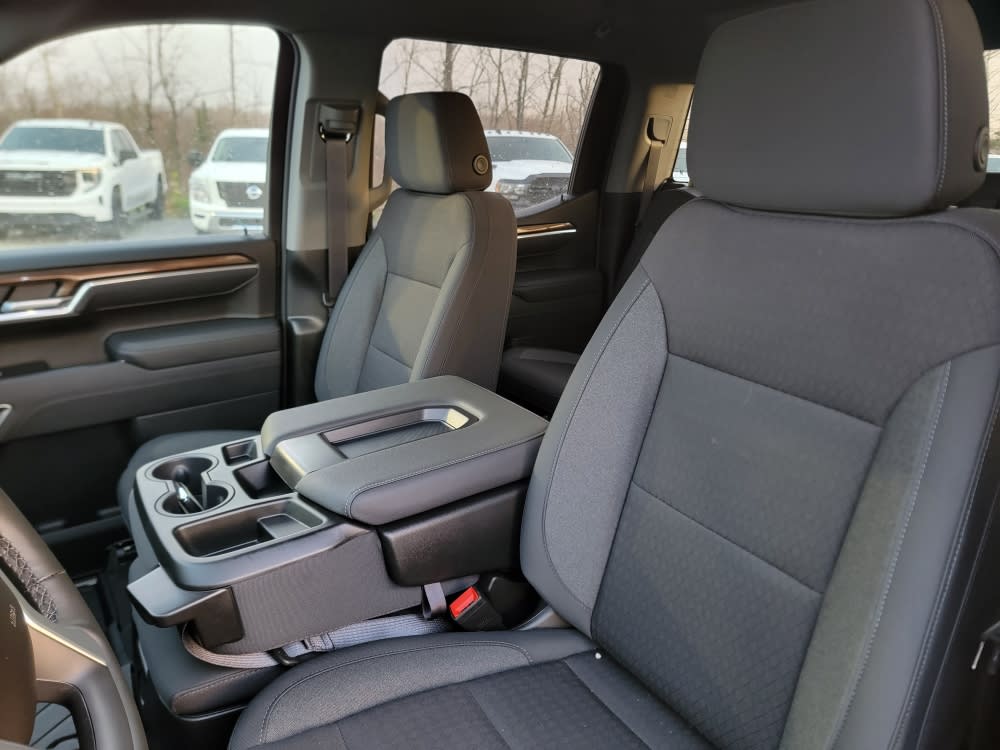 Thumbnail: 2026 Chevrolet Silverado 1500 - 9