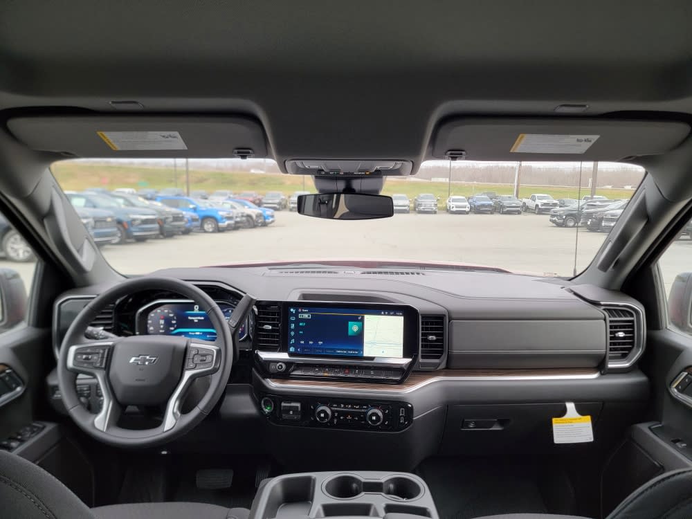 Thumbnail: 2026 Chevrolet Silverado 1500 - 9