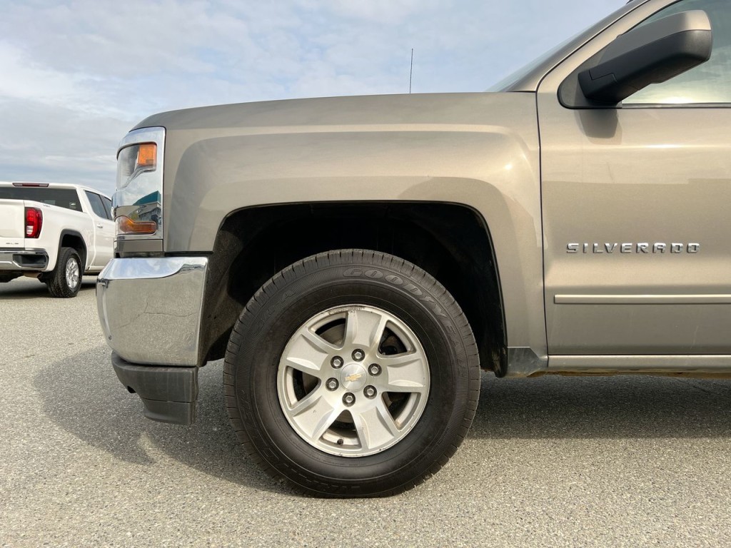 2017 Chevrolet Silverado 1500 LT 8