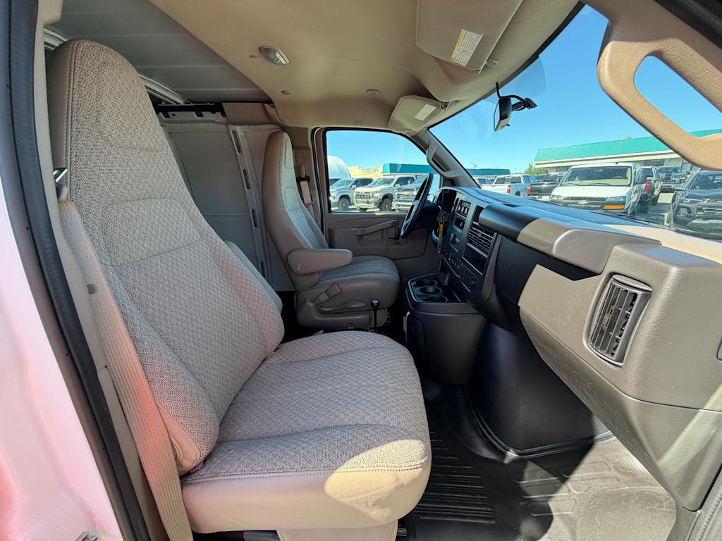 Thumbnail: 2025 Chevrolet Express - 10