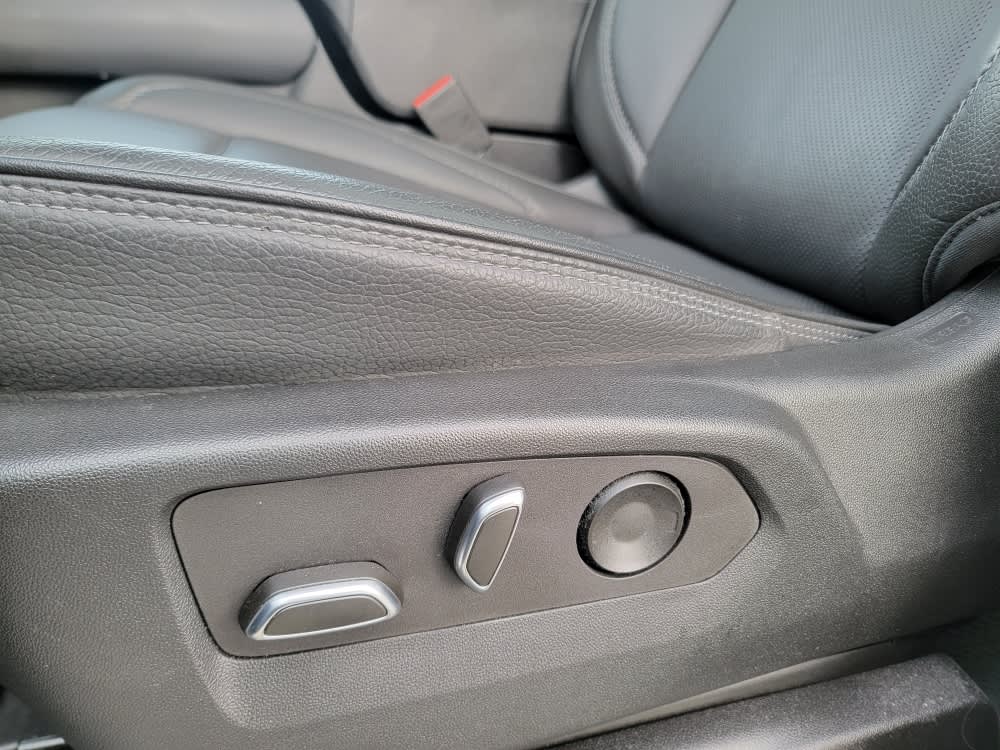 2023 GMC Yukon Denali 23
