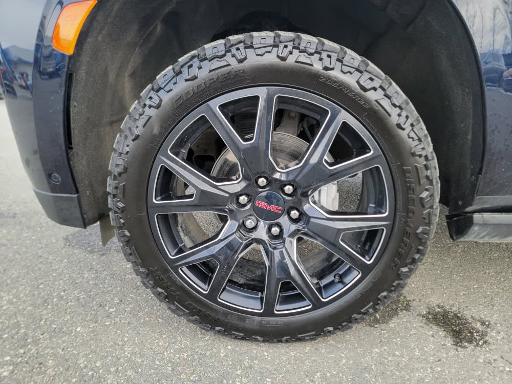 2023 GMC Yukon Denali 7