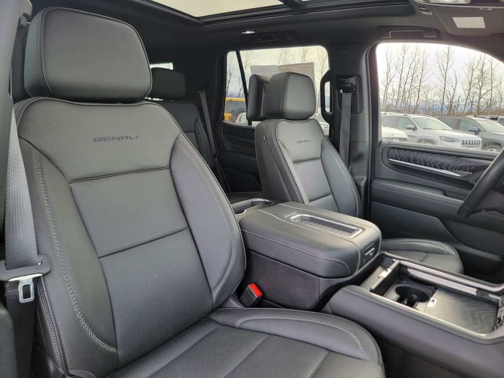 2023 GMC Yukon Denali 10