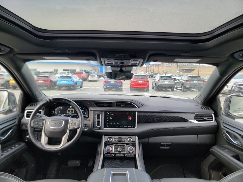 2023 GMC Yukon Denali 8