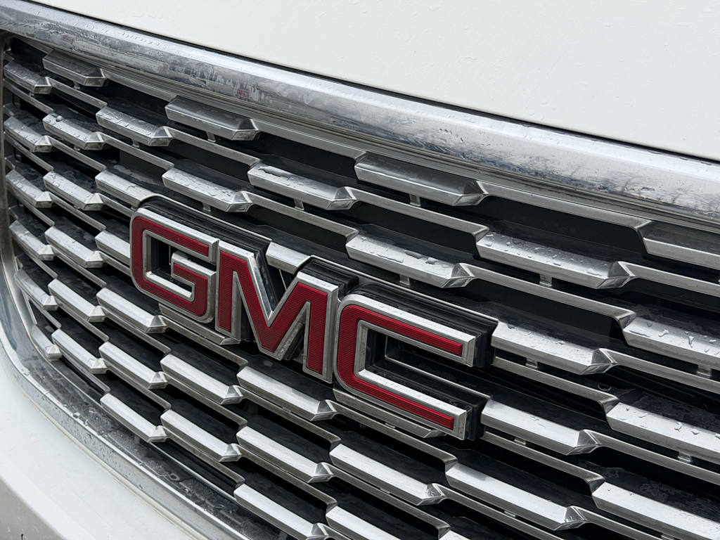 Thumbnail: 2018 GMC Yukon XL - 16