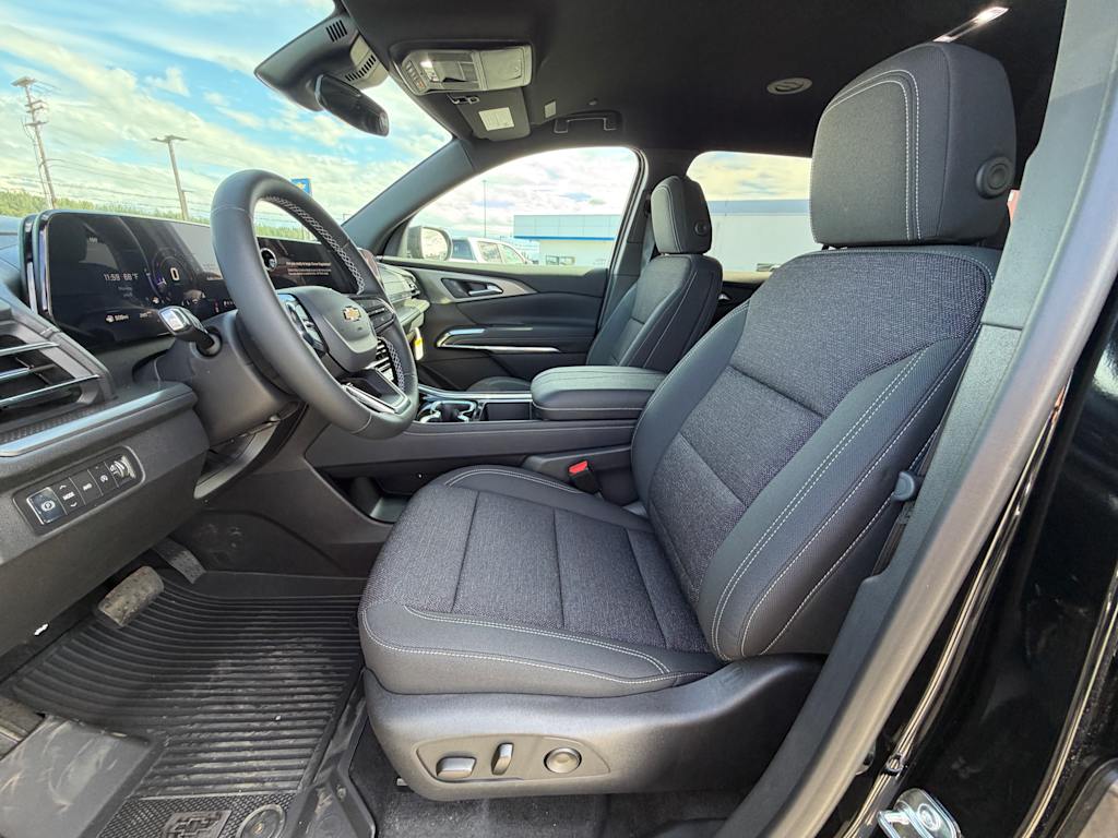 Thumbnail: 2026 Chevrolet Traverse - 9