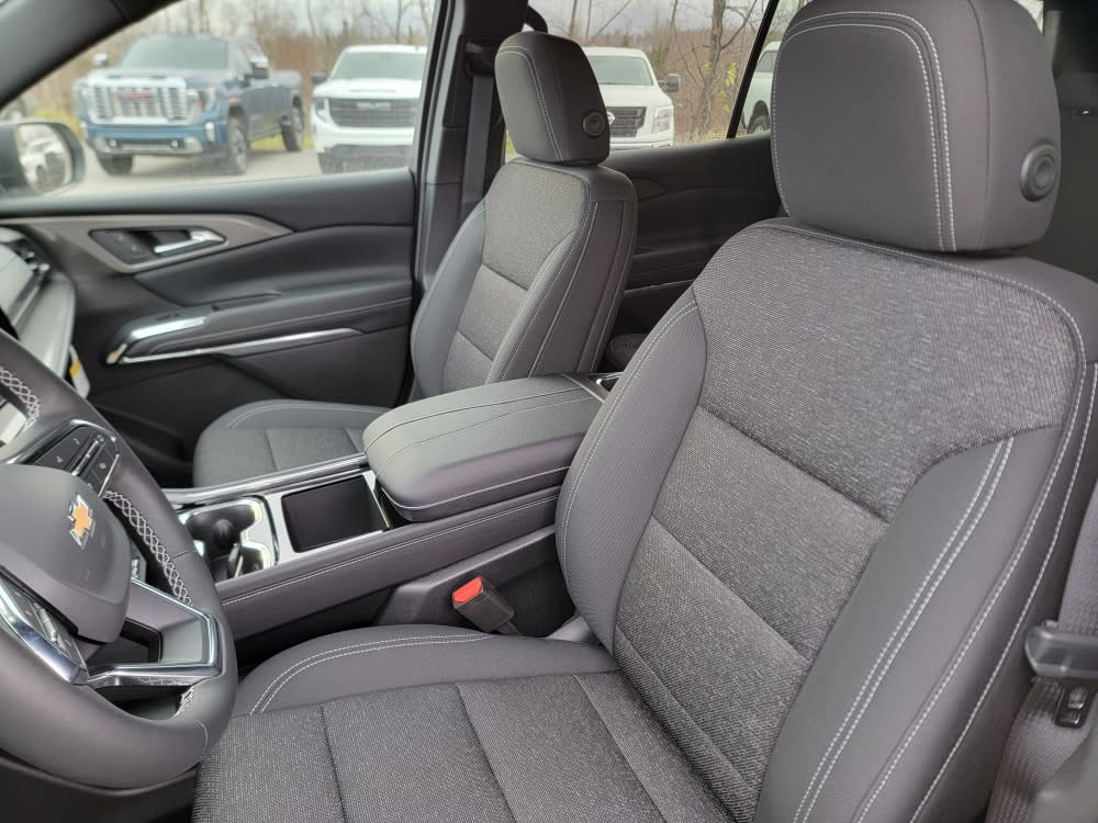 Thumbnail: 2026 Chevrolet Traverse - 10