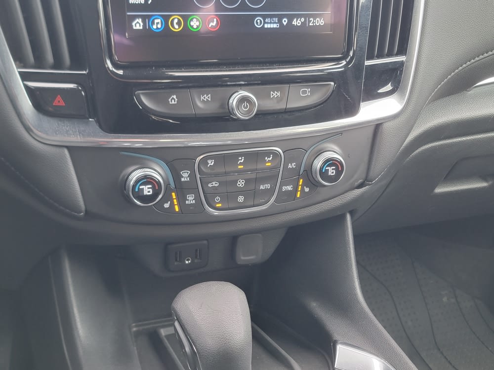 Thumbnail: 2022 Chevrolet Traverse - 24