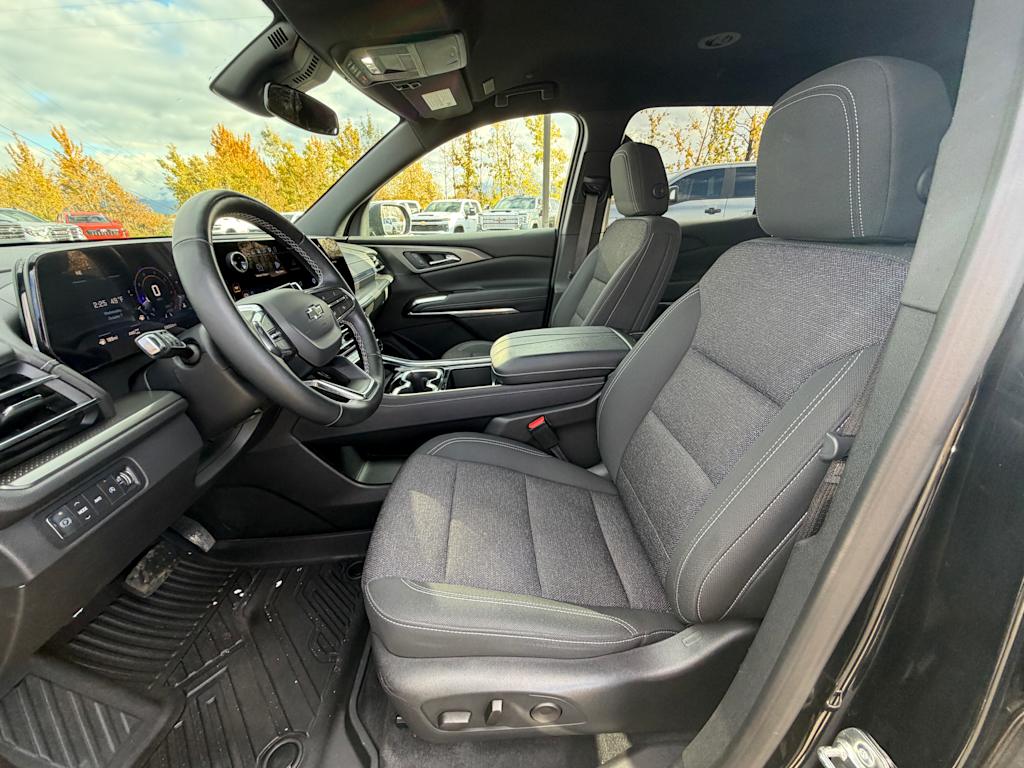 Thumbnail: 2025 Chevrolet Traverse - 8