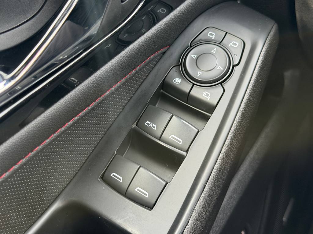 Thumbnail: 2023 Chevrolet Traverse - 14