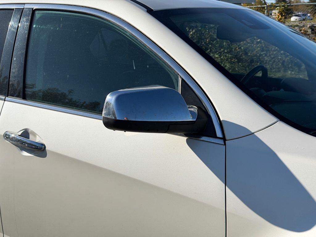 Thumbnail: 2014 Chevrolet Equinox - 18