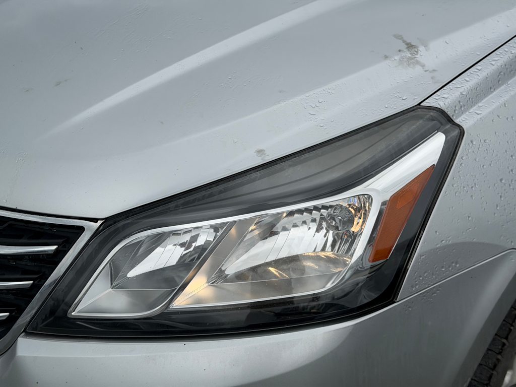 Thumbnail: 2014 Chevrolet Traverse - 15