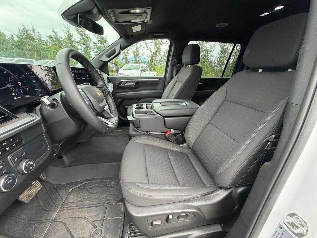 Thumbnail: 2025 Chevrolet Suburban - 9