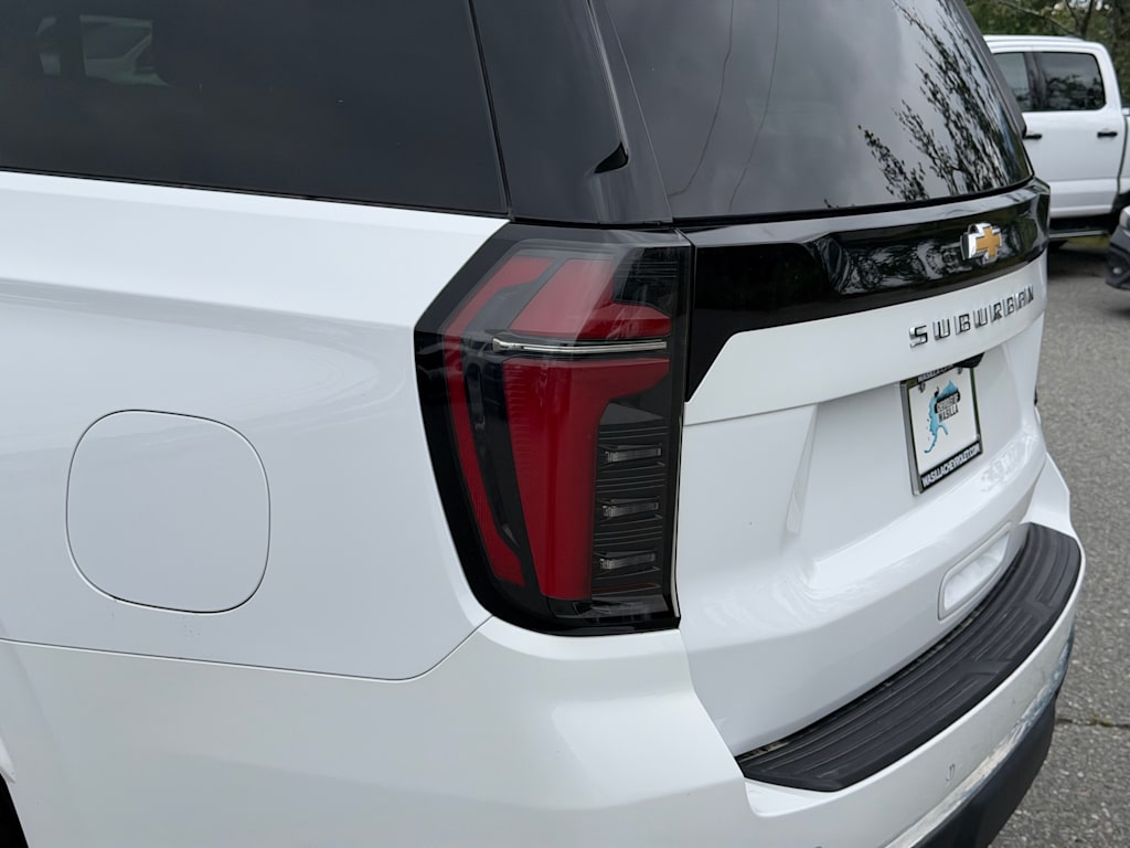 Thumbnail: 2025 Chevrolet Suburban - 20