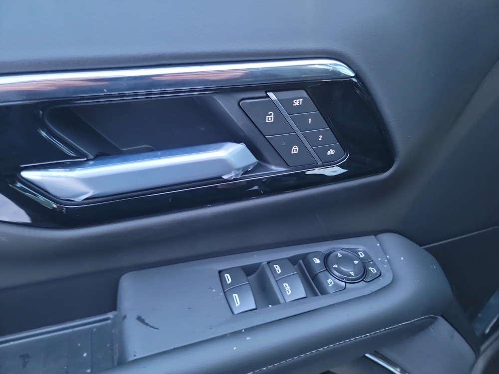 Thumbnail: 2026 Chevrolet Suburban - 21