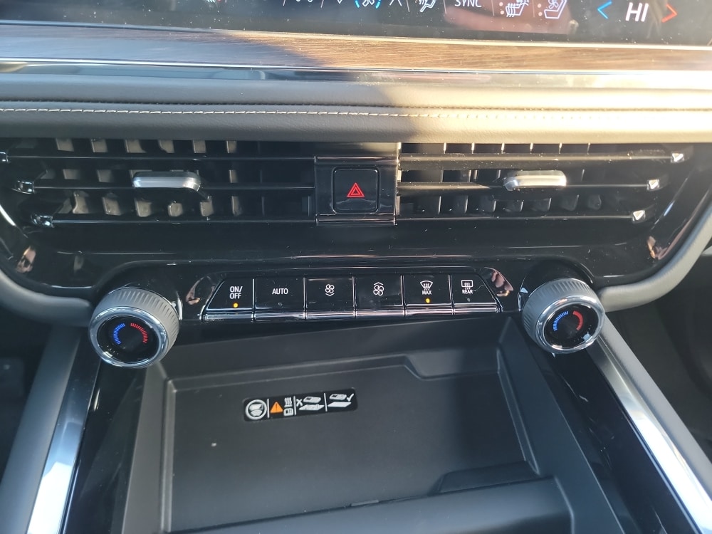 Thumbnail: 2026 Chevrolet Suburban - 23