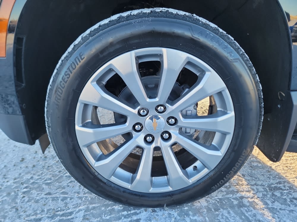 Thumbnail: 2026 Chevrolet Suburban - 8