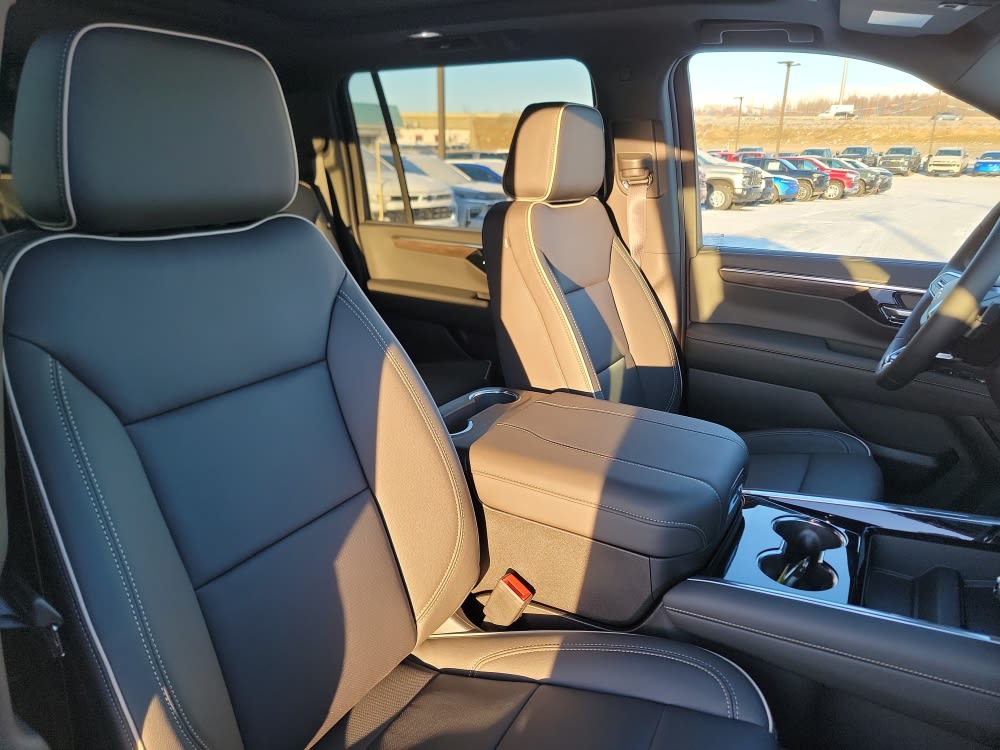 Thumbnail: 2026 Chevrolet Suburban - 11