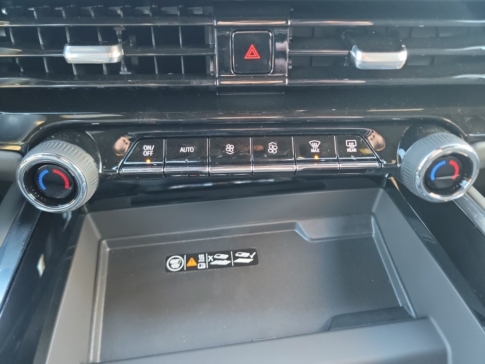 Thumbnail: 2026 Chevrolet Suburban - 23