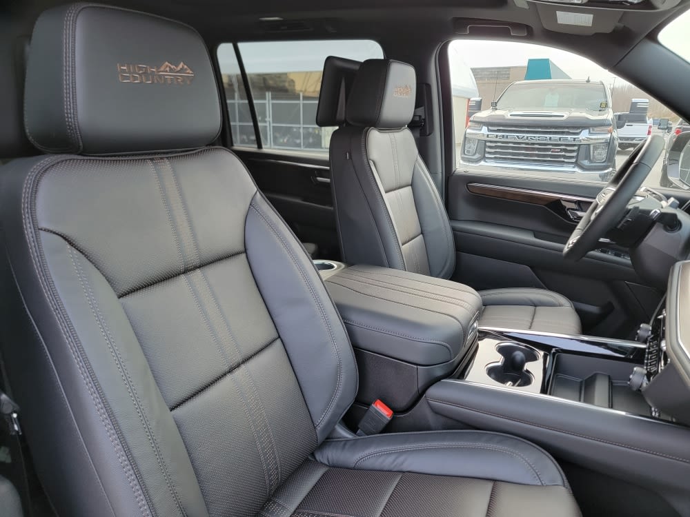 Thumbnail: 2026 Chevrolet Suburban - 10