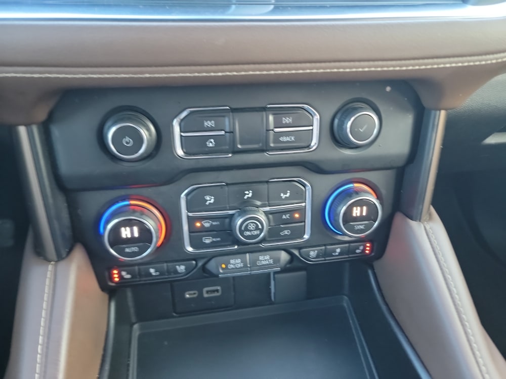 Thumbnail: 2021 Chevrolet Suburban - 24