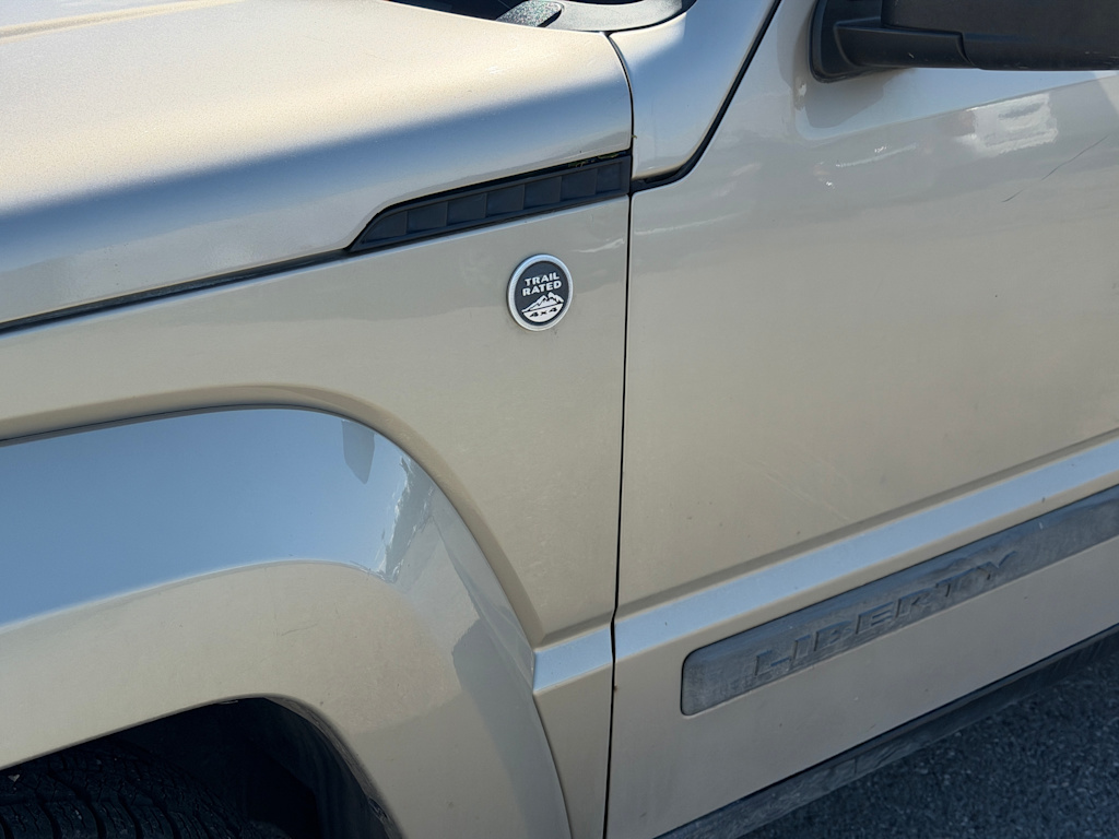 Thumbnail: 2011 Jeep Liberty - 6
