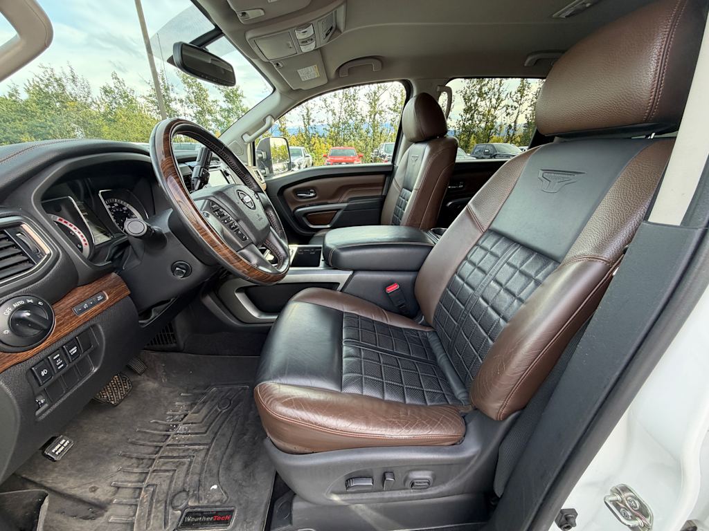 Thumbnail: 2016 Nissan Titan - 9