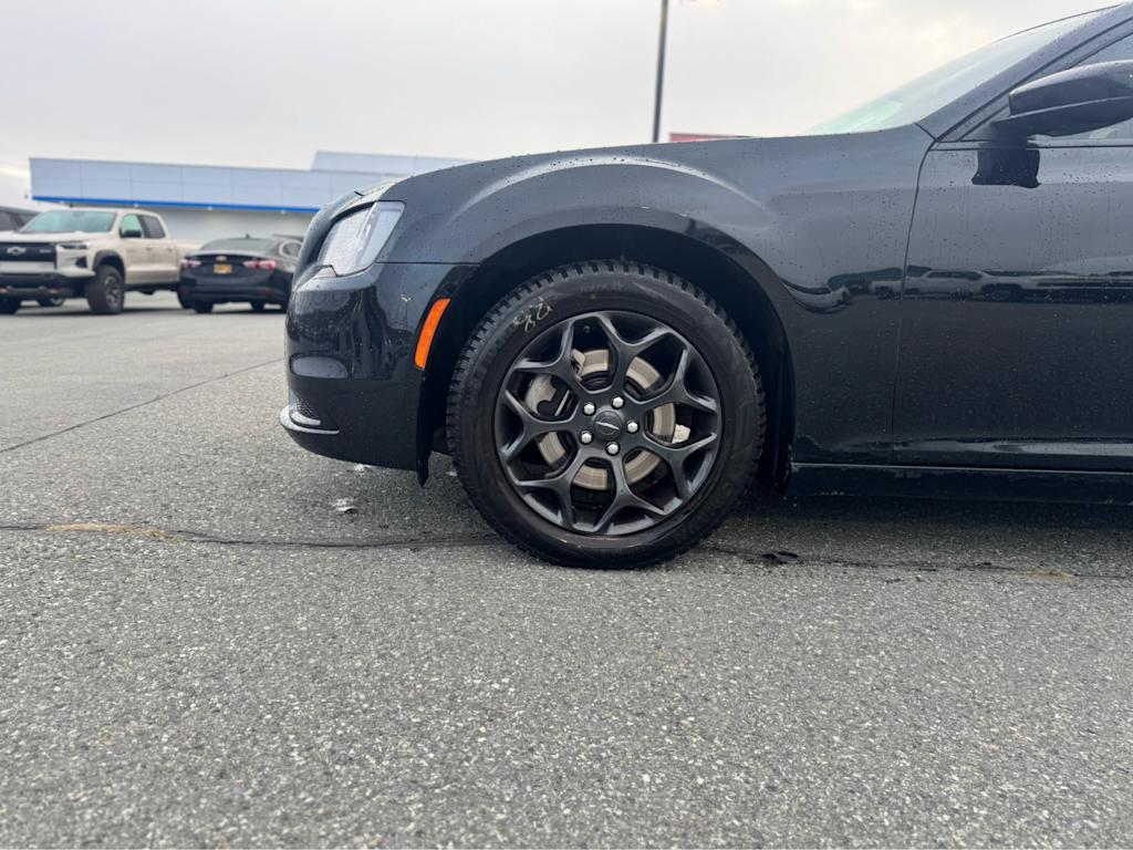 Thumbnail: 2022 Chrysler 300 - 6