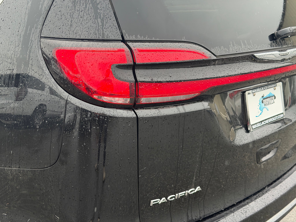 Thumbnail: 2023 Chrysler Pacifica - 12