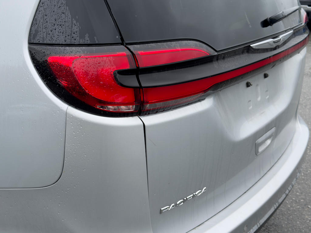 Thumbnail: 2024 Chrysler Pacifica - 12