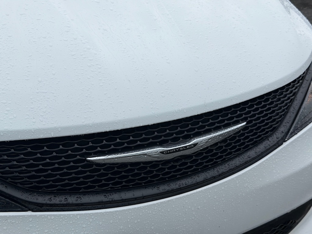 Thumbnail: 2025 Chrysler Pacifica - 16