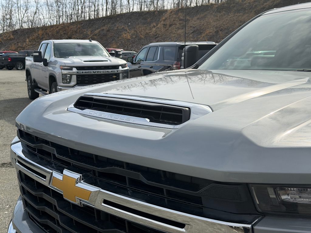 Thumbnail: 2025 Chevrolet Silverado 2500 - 15