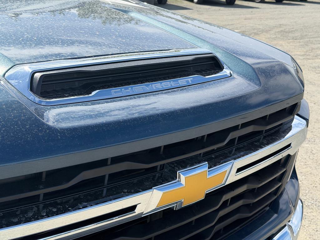 Thumbnail: 2026 Chevrolet Silverado 2500 - 16