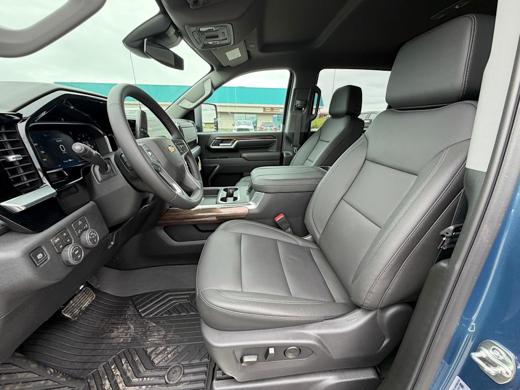 Thumbnail: 2026 Chevrolet Silverado 2500 - 9