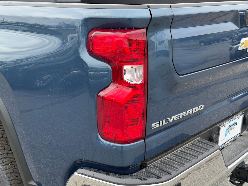 Thumbnail: 2026 Chevrolet Silverado 2500 - 19