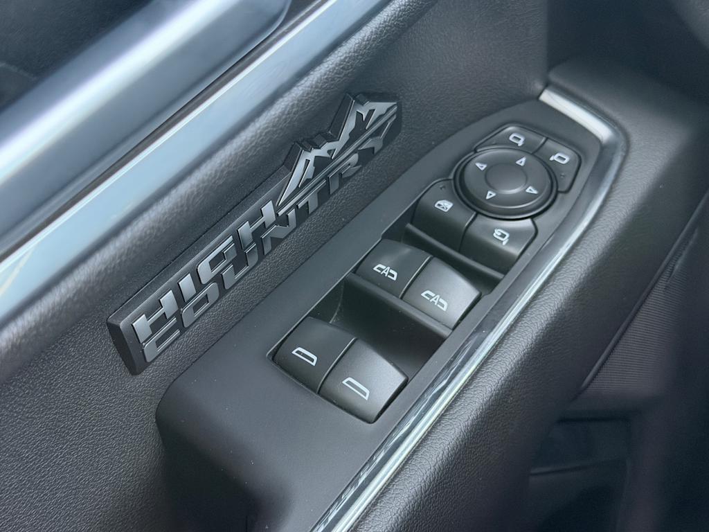 Thumbnail: 2022 Chevrolet Silverado 1500 - 14