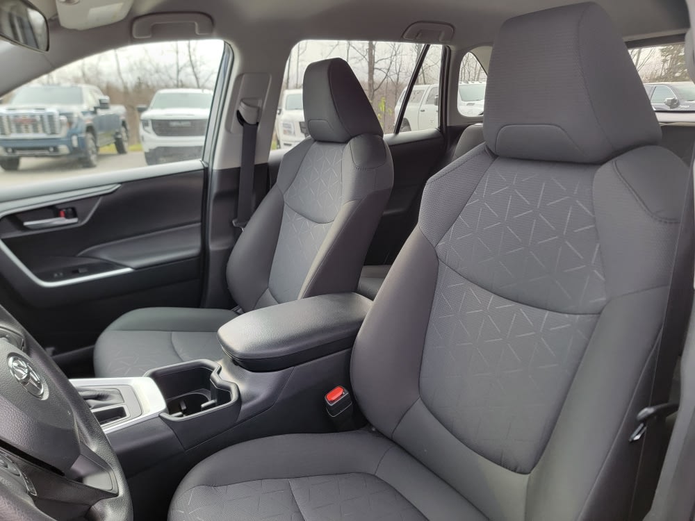 Thumbnail: 2025 Toyota RAV4 - 10