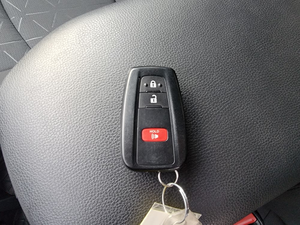 Thumbnail: 2025 Toyota RAV4 - 17