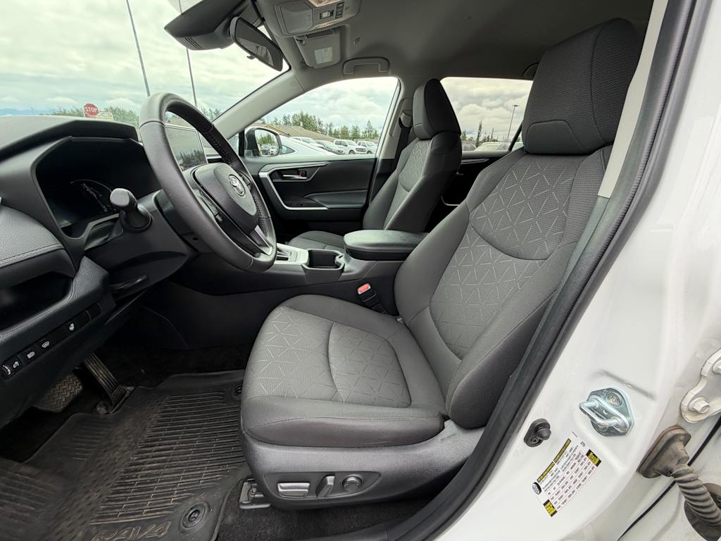Thumbnail: 2024 Toyota RAV4 - 9