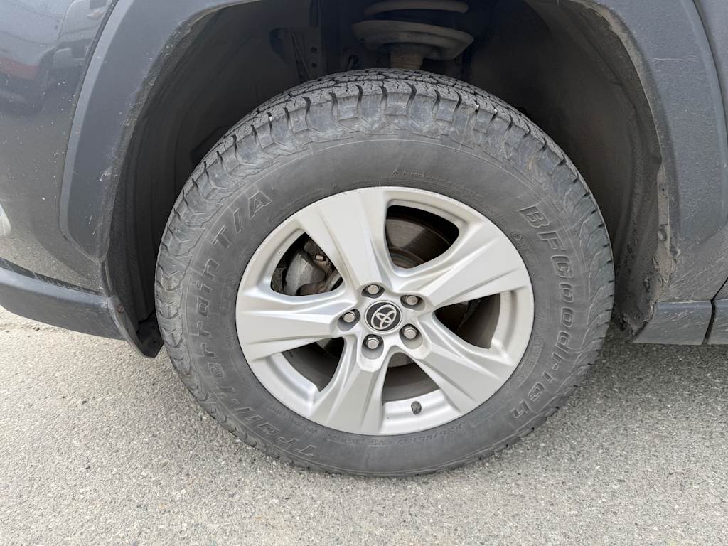 Thumbnail: 2021 Toyota RAV4 - 7