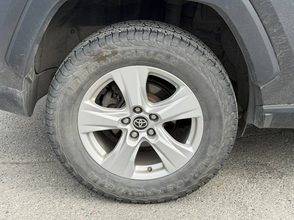 Thumbnail: 2021 Toyota RAV4 - 17