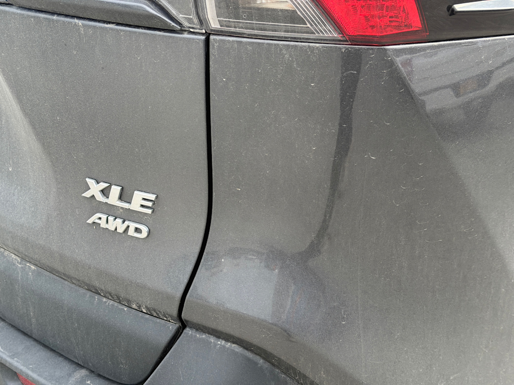 Thumbnail: 2021 Toyota RAV4 - 19