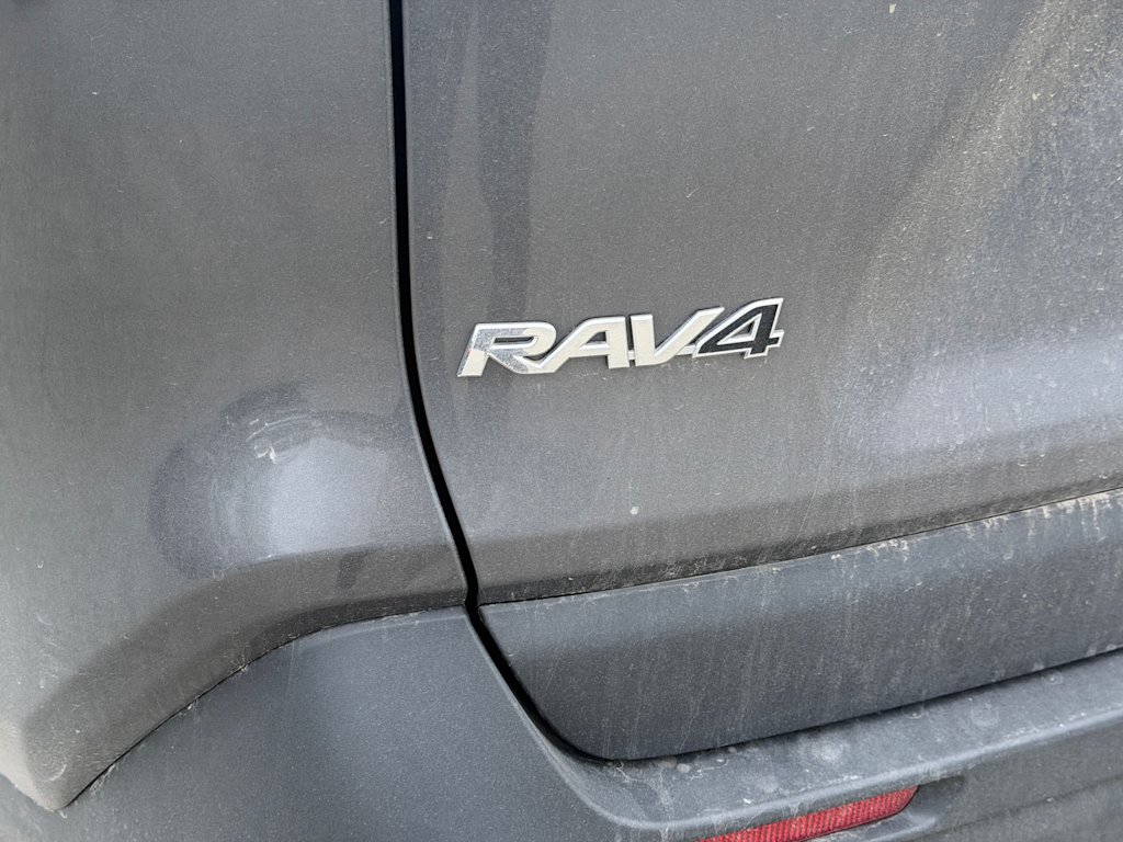 Thumbnail: 2021 Toyota RAV4 - 20
