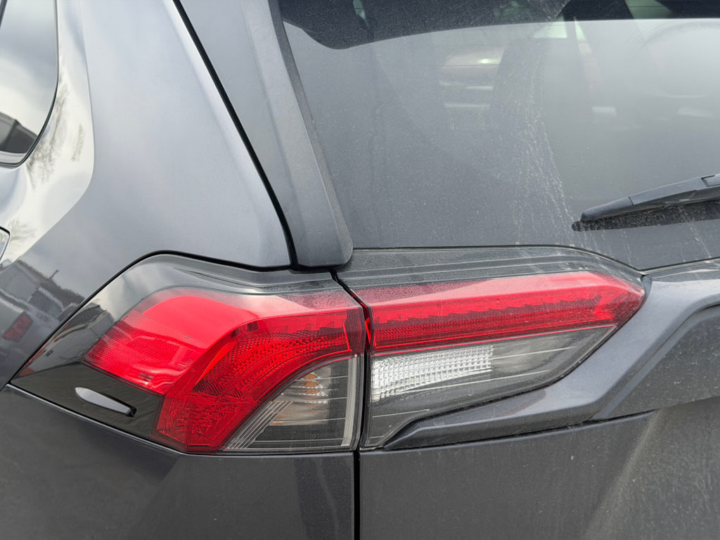 Thumbnail: 2021 Toyota RAV4 - 21