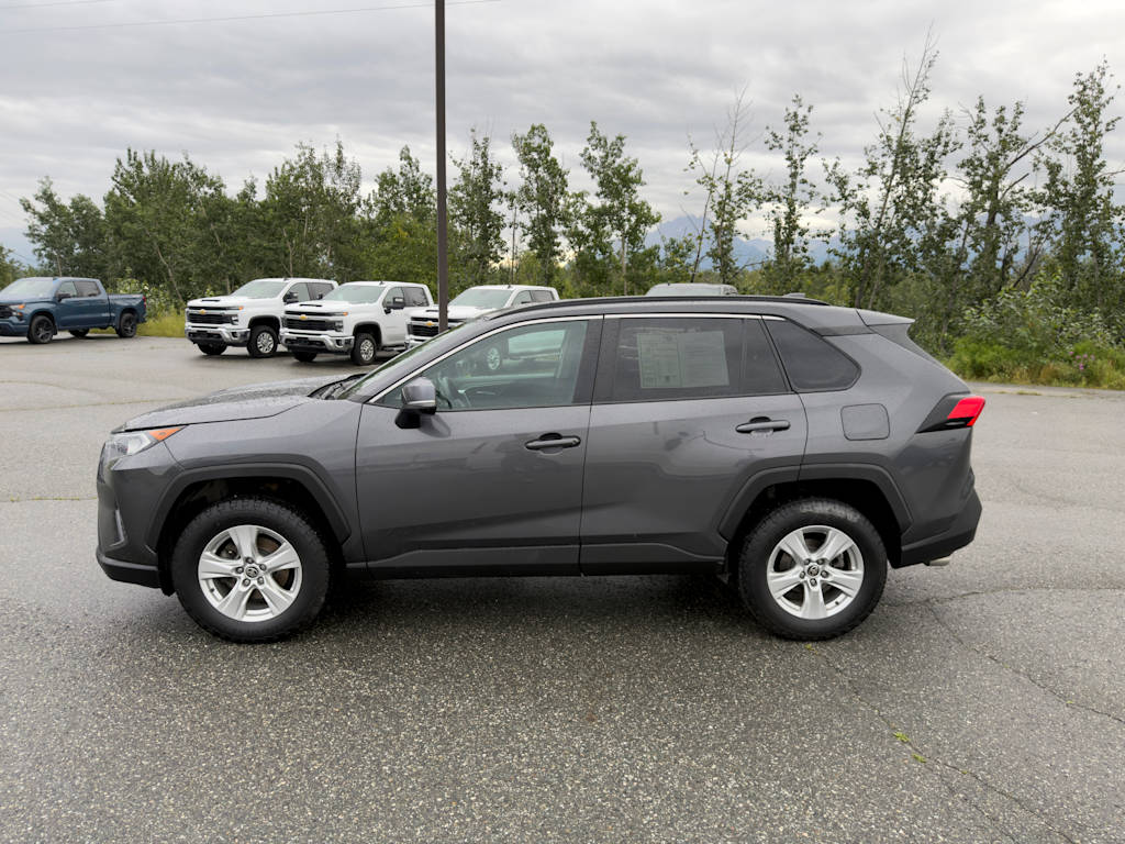 Thumbnail: 2021 Toyota RAV4 - 3