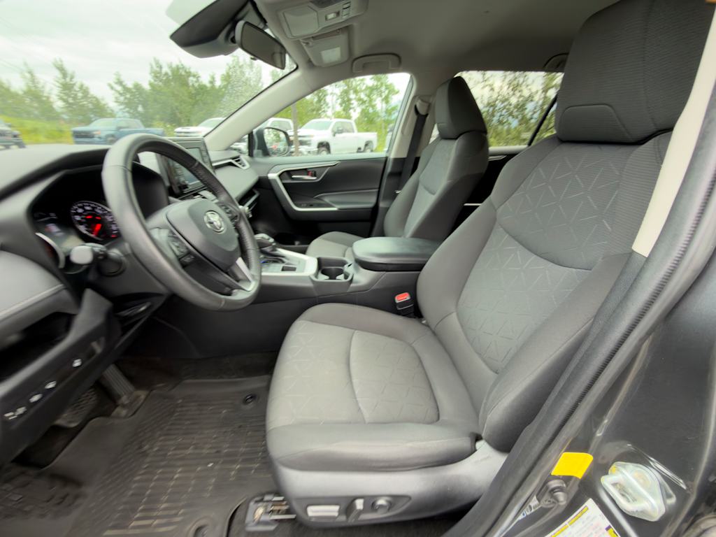 Thumbnail: 2021 Toyota RAV4 - 8
