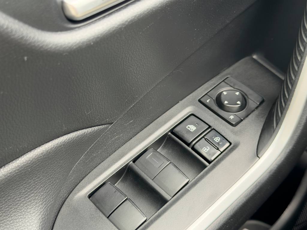 Thumbnail: 2021 Toyota RAV4 - 13