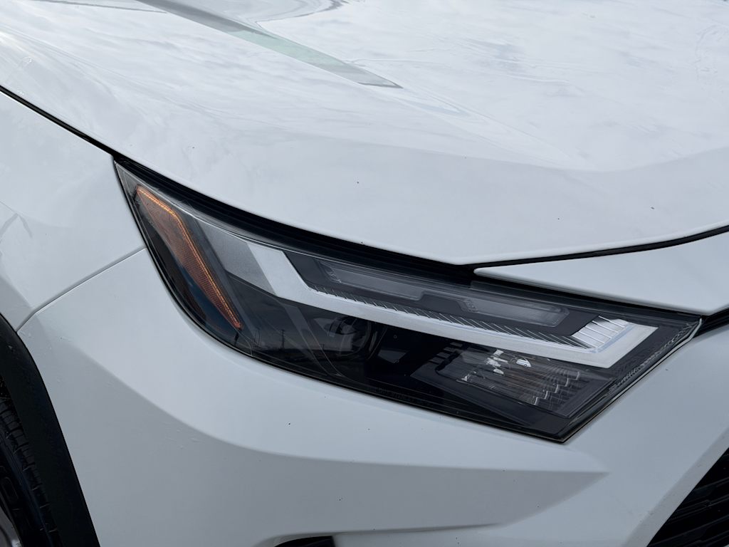 Thumbnail: 2023 Toyota RAV4 - 21